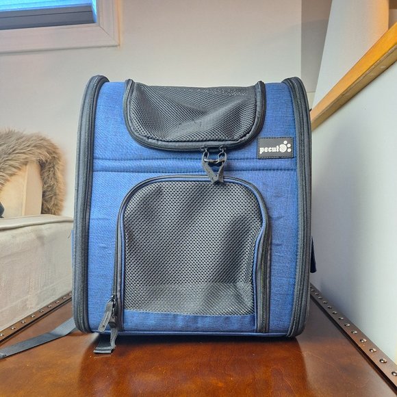 Lightweight Small Dog or Cat Backpack Carrier - Picture 1 of 10